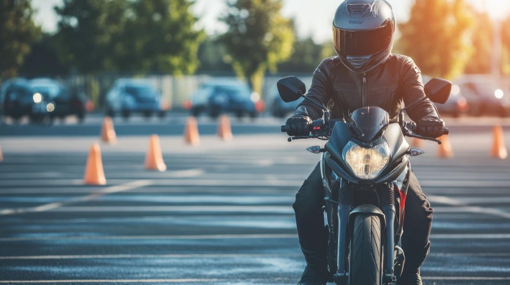 Gözde Sürücü Kursu, sürücü kursu, ehliyet kursu, direksiyon eğitimi, profesyonel sürücü eğitimi, birebir direksiyon dersi, otomobil ehliyeti kursu, motor ehliyeti kursu, güvenli sürüş eğitimi, ehliyet alma süreci, uygun fiyatlı sürücü kursu, deneyimli eğitmenler, yüksek başarı oranı, Gözde Sürücü Kursu ehliyet fiyatları