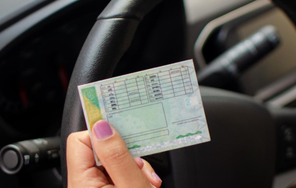 Gözde Sürücü Kursu, sürücü kursu, ehliyet kursu, direksiyon eğitimi, profesyonel sürücü eğitimi, birebir direksiyon dersi, otomobil ehliyeti kursu, motor ehliyeti kursu, güvenli sürüş eğitimi, ehliyet alma süreci, uygun fiyatlı sürücü kursu, deneyimli eğitmenler, yüksek başarı oranı, Gözde Sürücü Kursu ehliyet fiyatları